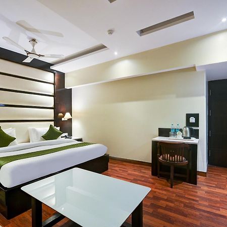 Hotel Geet Deluxe New Delhi Ngoại thất bức ảnh