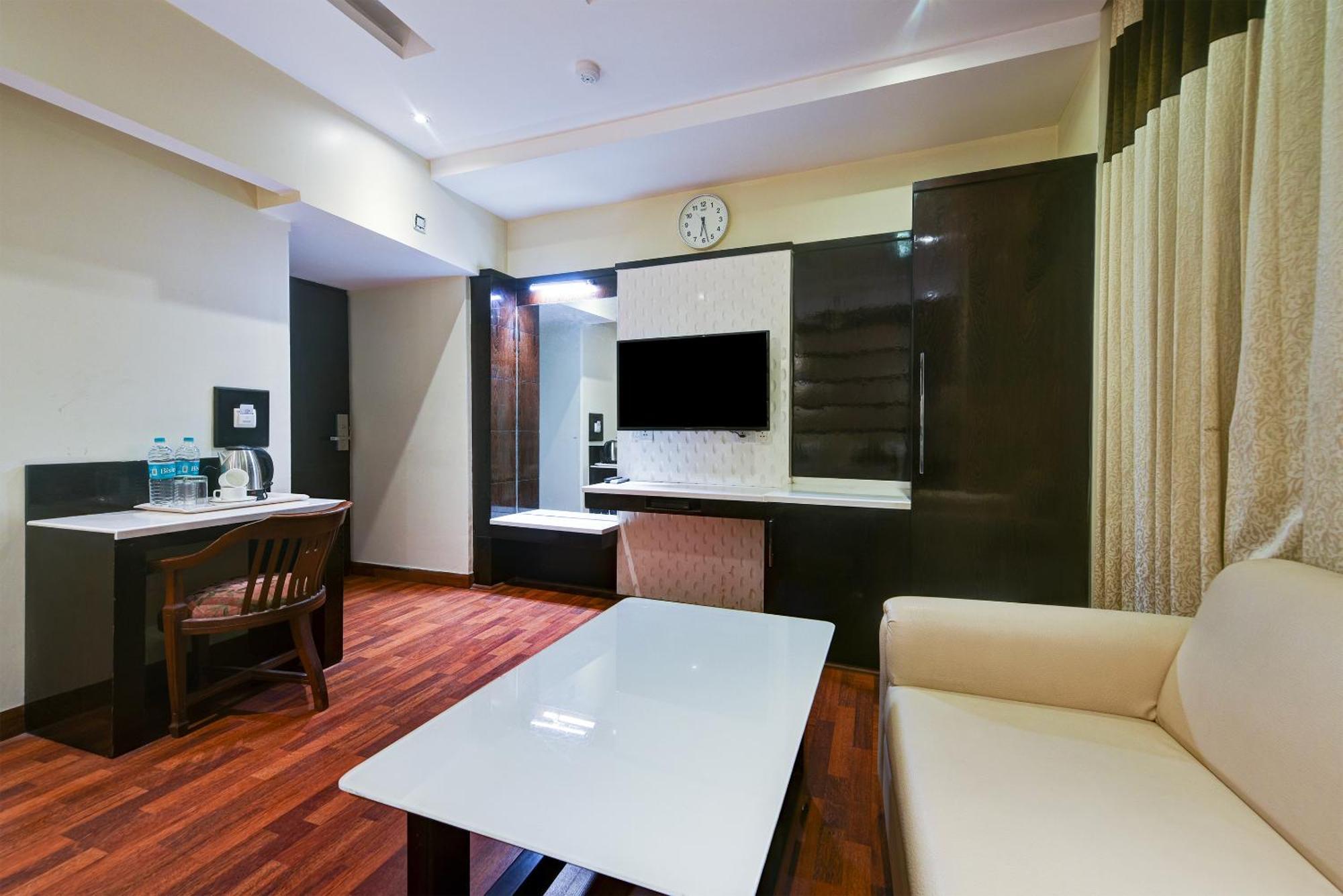Hotel Geet Deluxe New Delhi Ngoại thất bức ảnh