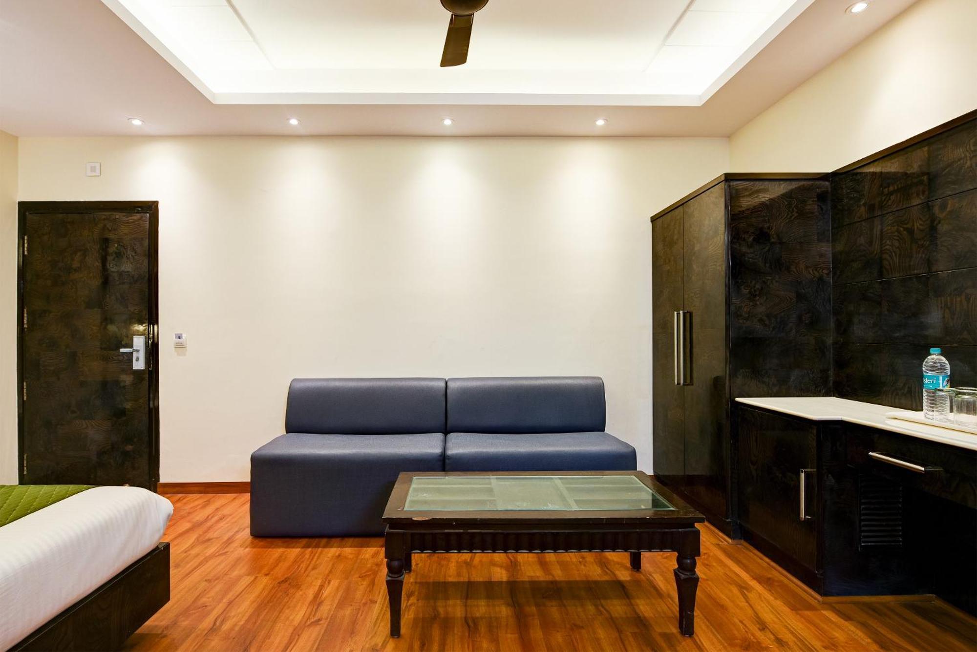 Hotel Geet Deluxe New Delhi Ngoại thất bức ảnh