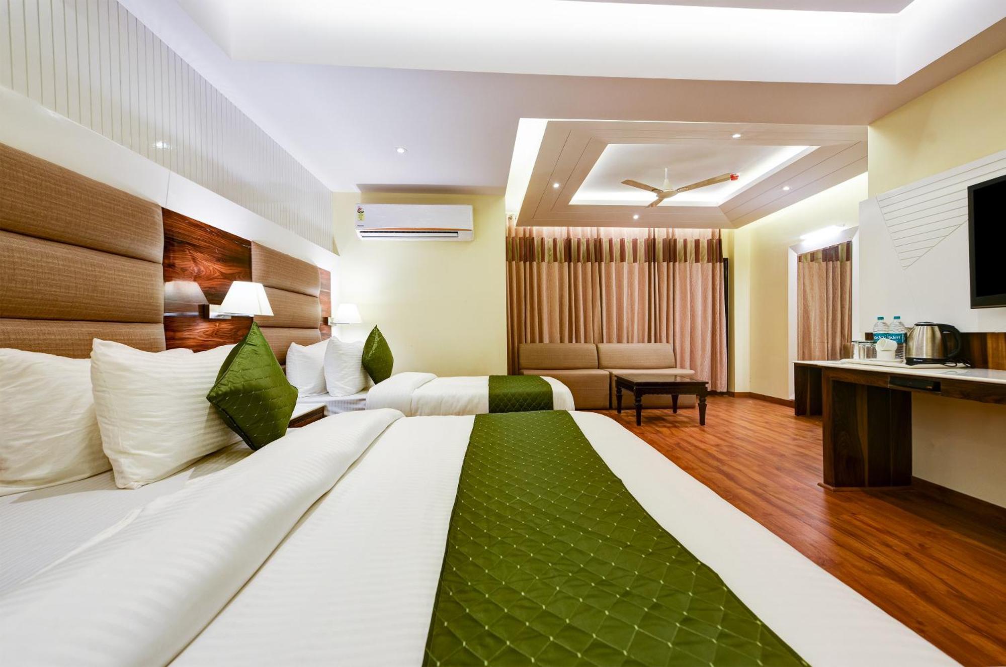 Hotel Geet Deluxe New Delhi Ngoại thất bức ảnh