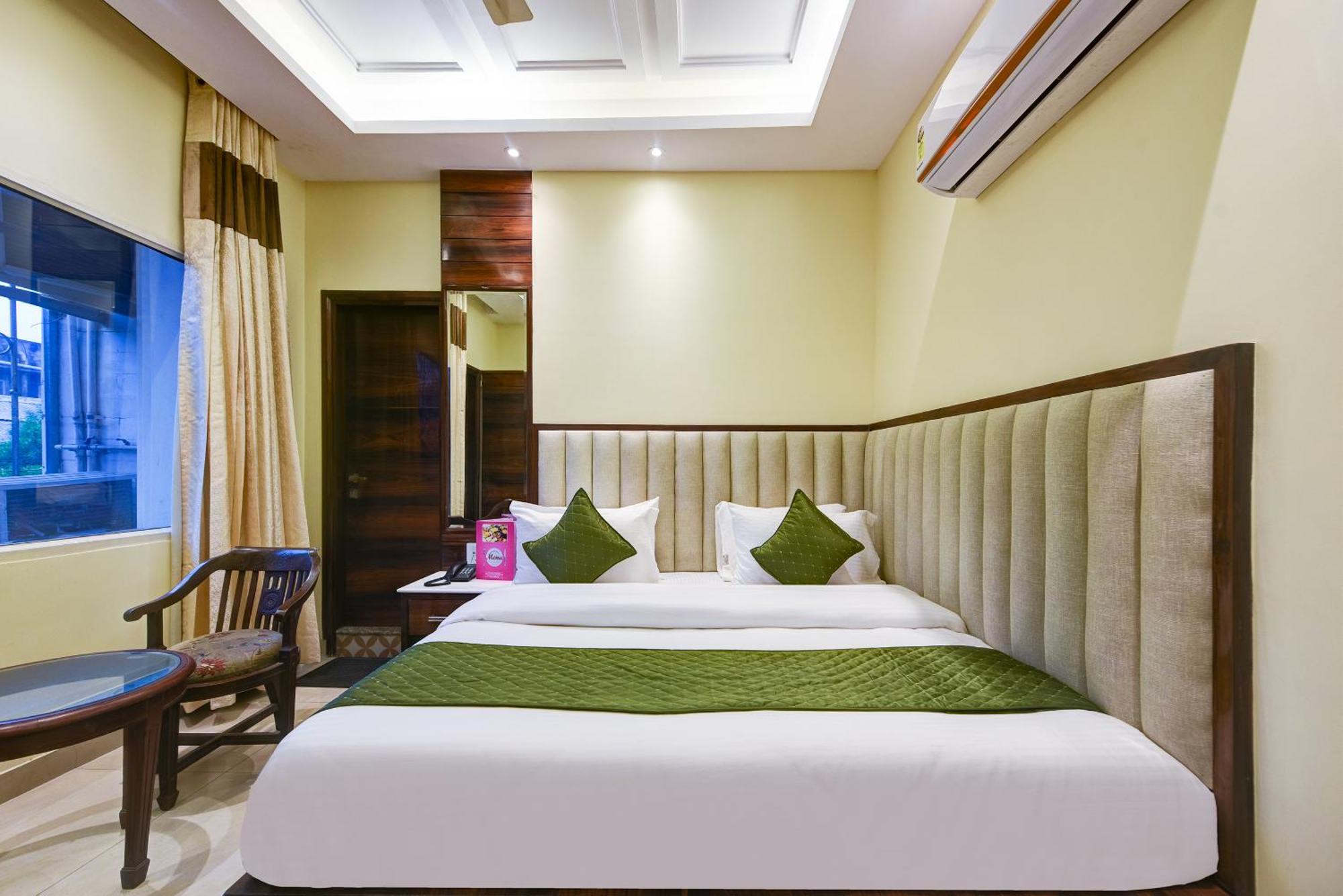 Hotel Geet Deluxe New Delhi Ngoại thất bức ảnh