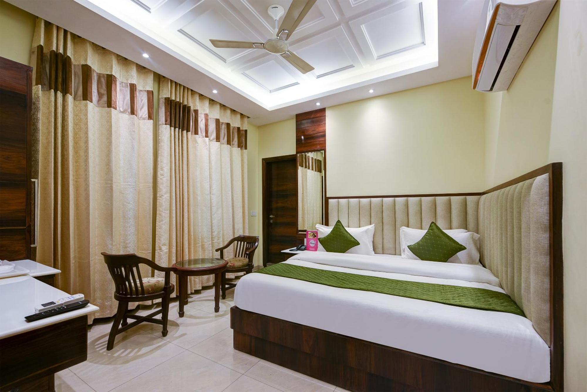 Hotel Geet Deluxe New Delhi Ngoại thất bức ảnh